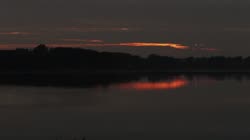 Zachód, jezioro, staw, woda, drzewa, trzciny, chmura, chmury, art, słońce, zachód, słońca, filmy, film, klip, klipy, video, stock, istock, kolekcja, kup, sklep, bank, deposit, ptak, ptaki, zwierzę, zwierzęta